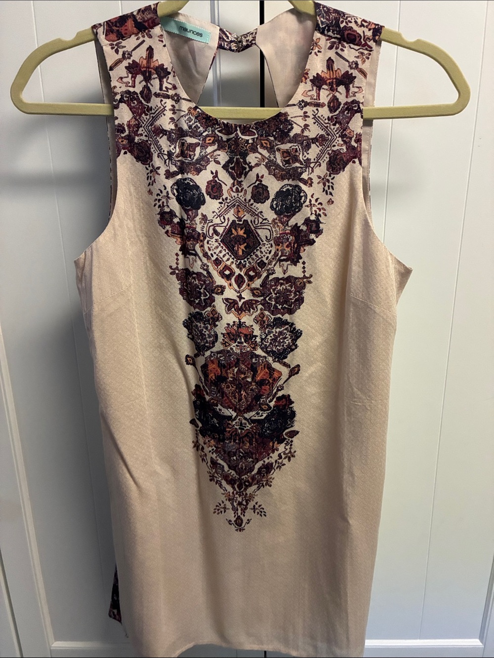 NWT Maurices Blush Sleeveless Tank with Burgundy & Navy Medallion Print